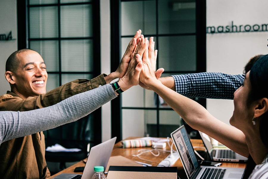 Advantages and Disadvantages of Being a Laissez-Faire Leader Advantages and Disadvantages of Being a Laissez-Faire Leader